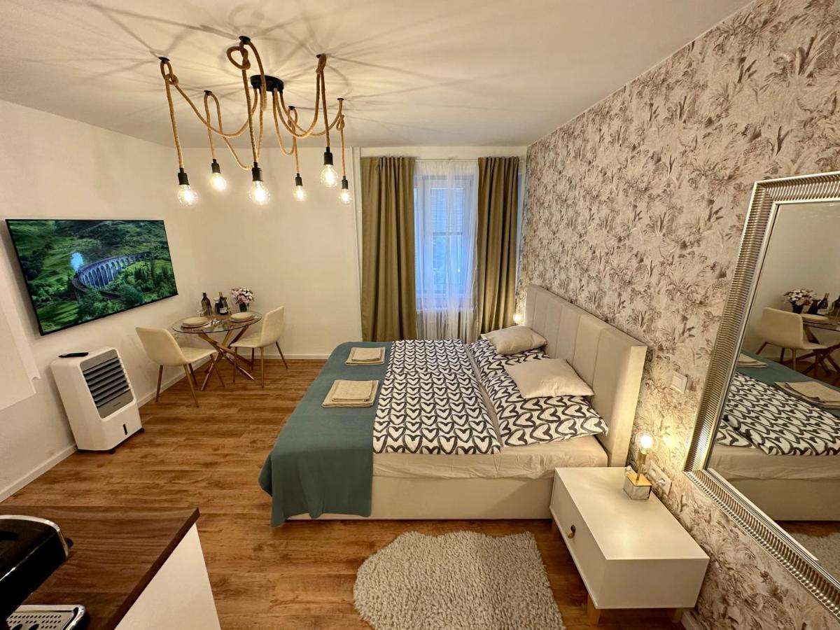 Castle Hill Apt In Old Town Of Bratislava With Free Parking ภายนอก รูปภาพ