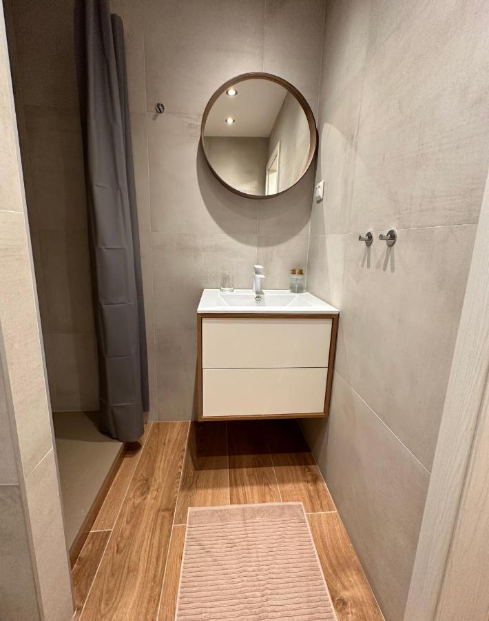 Castle Hill Apt In Old Town Of Bratislava With Free Parking ภายนอก รูปภาพ